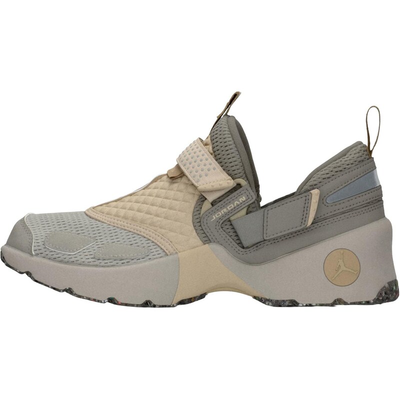 Jordan Nízke tenisky Trunner sivá / sivobéžová / tmavosivá 67298316