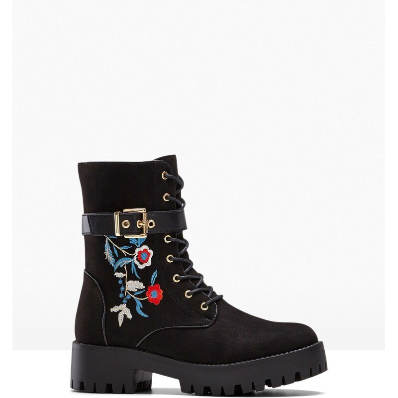 bonprix Šnurovacie čižmy s výšivkou, farba čierna 61129318