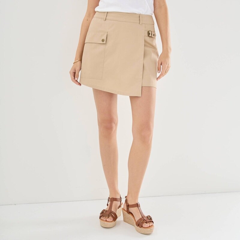 Sukňové šortky s vreckom a sponou béžová 054 Blancheporte 67387713