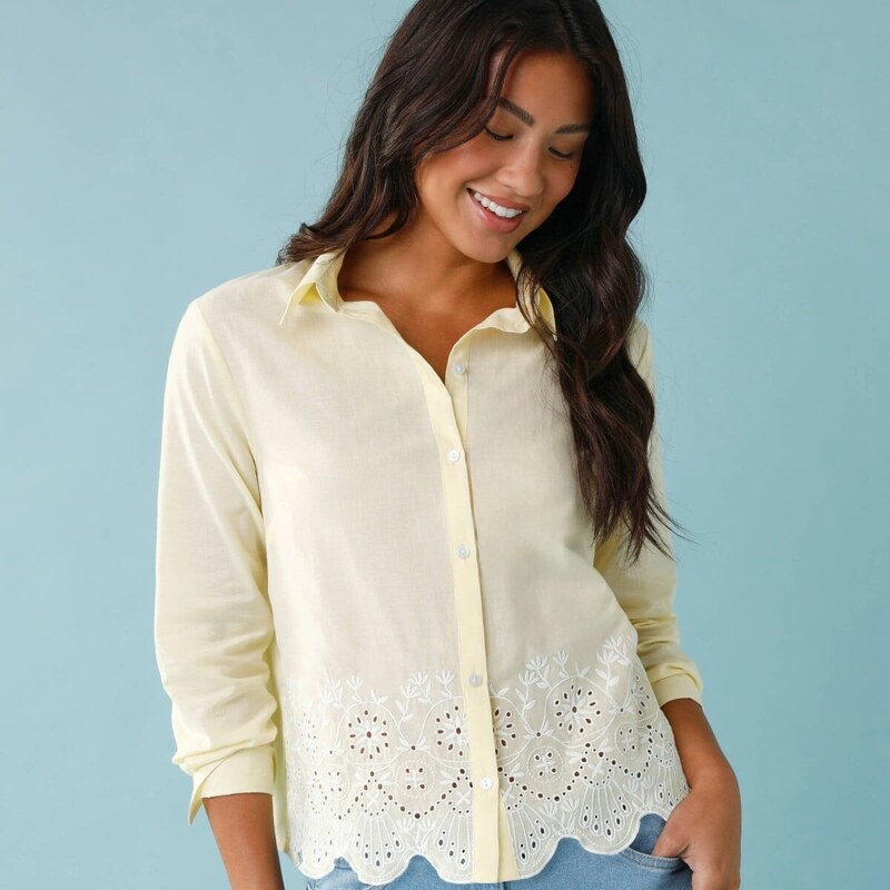 Jednofarebná blúzka s madeirovou výšivkou, pre nižšiu postavu žltá 052 67387929