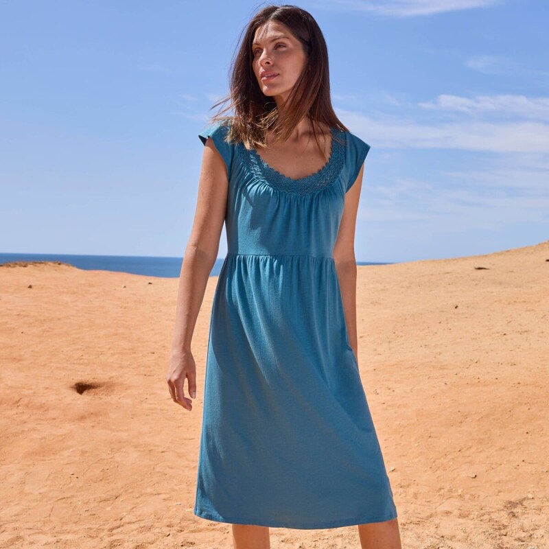 Krátke úpletové šaty s macramé vo výstrihu smaragdová 054 Blancheporte 67387961