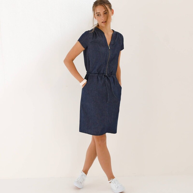 Krátke šaty z tenkého denimu s výstrihom na zips a šnúrkou v páse 67388012