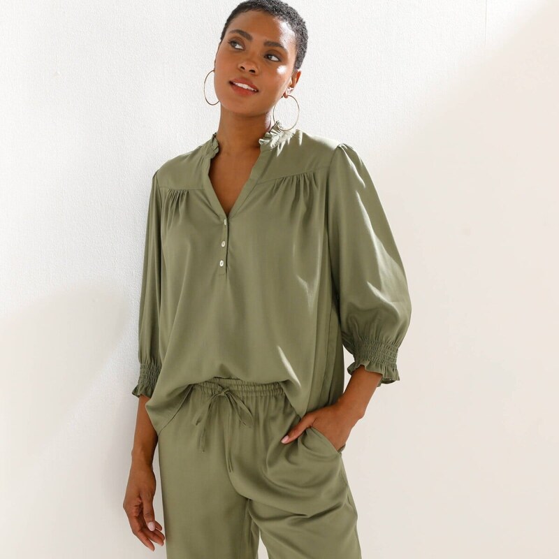 Jednofarebná blúzka s výstrihom na gombíky khaki 054 Blancheporte 67388121