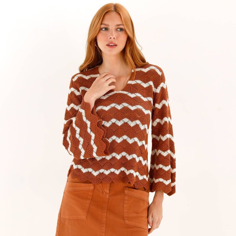Pruhovaný pulóver so širokými 7/8 rukávmi a vzorom karamelová/ražná 67388109