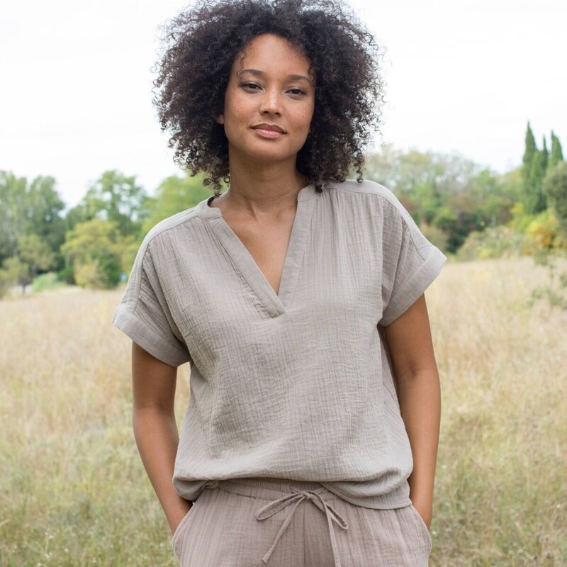 Mušelínová jednofarebná blúzka s tuniským výstrihom béžová 052 67452009