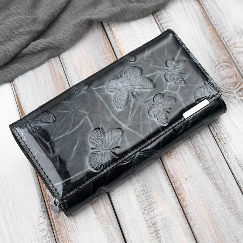 Jennifer Jones Veľká dámská peňaženka z krokodílovej kože | čierna SP 67455035