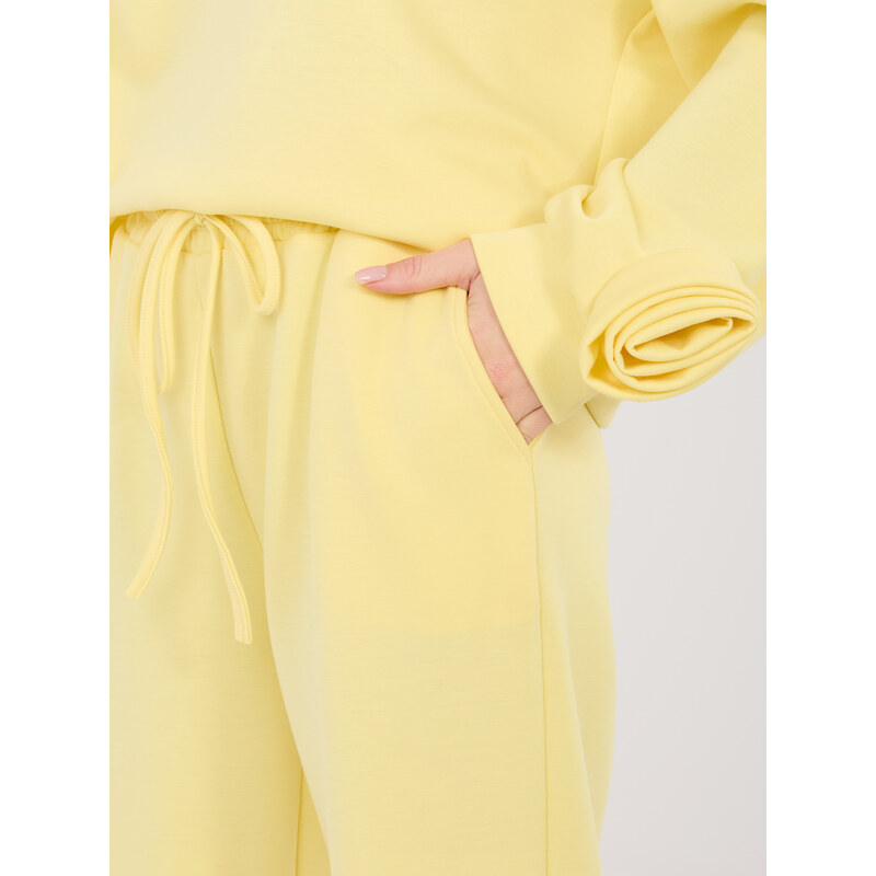 Italy Moda Svetložltý teplákový komplet 67456086