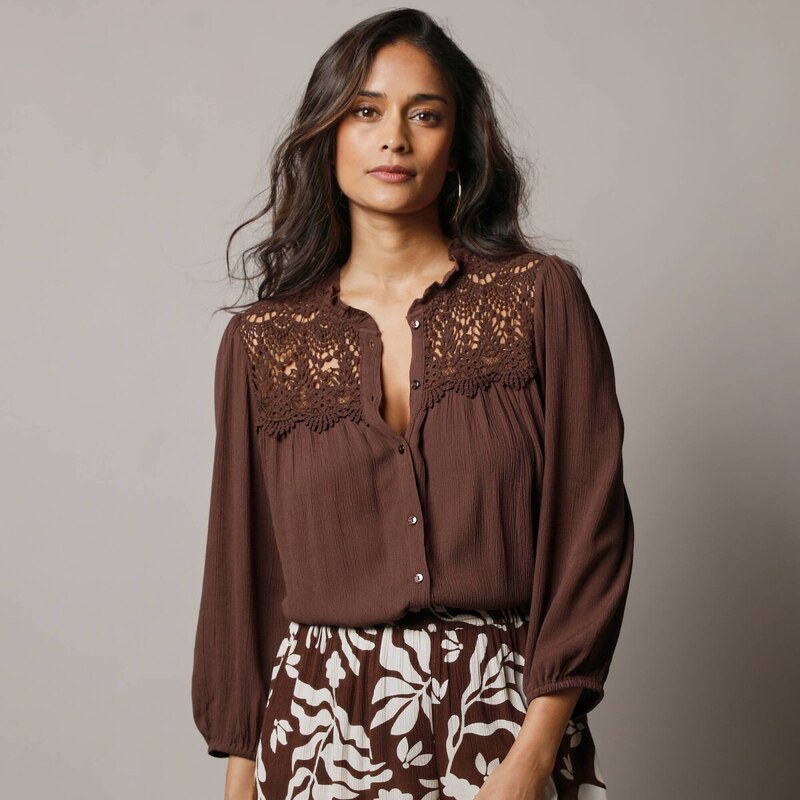 Krepónová blúzka s macramé a 7/8 rukávmi čokoládová 052 Blancheporte 67494145