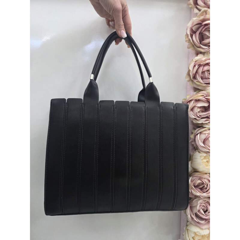 E-shop Katrins Fashion Čierna elegantná kabelka do ruky