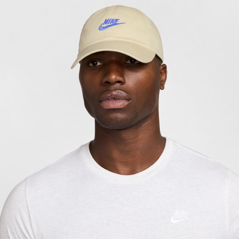 Nike Club Unstructured Futura Wash Cap LT KHAKI/SAPPHIRE 67555814