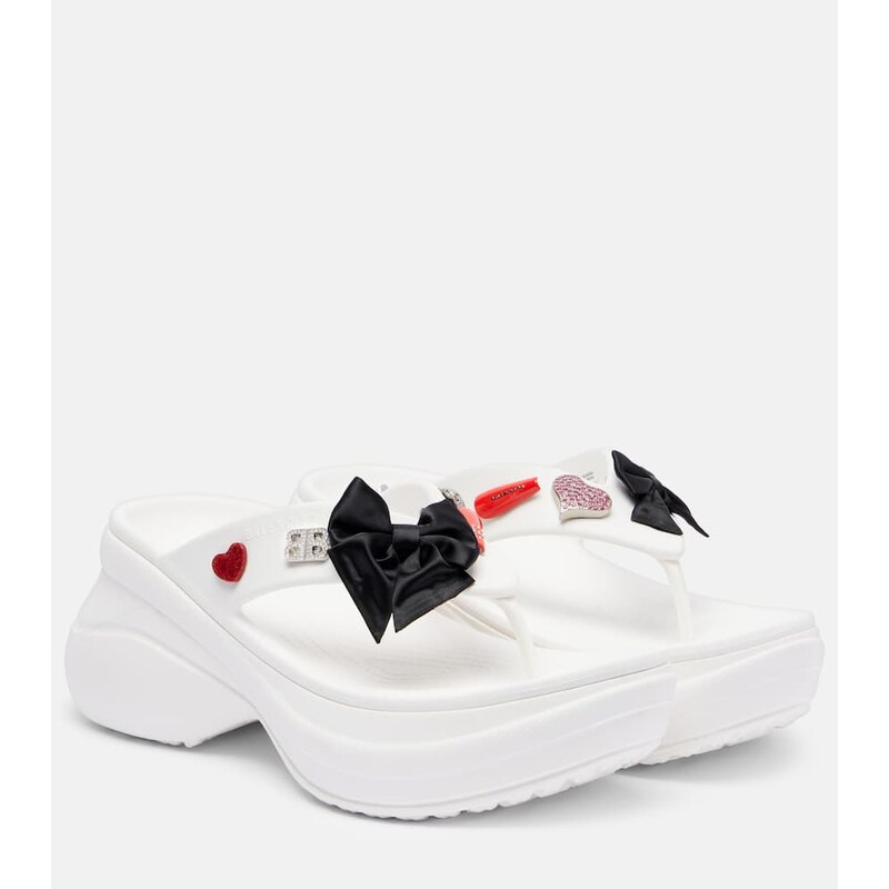 Balenciaga x Crocs thong sandals 68144703