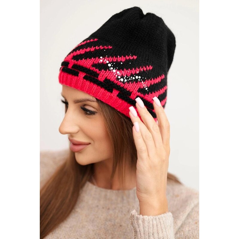 MladaModa Dámska čiapka s geometrickým vzorom a zirkónmi K469 čierna 67680760
