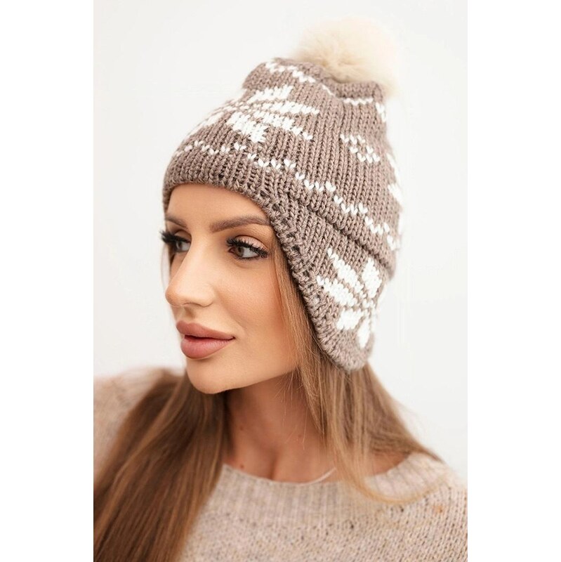 MladaModa Dámska čiapka so vzorom snehovej vločky a brmbolcom K450 67680768