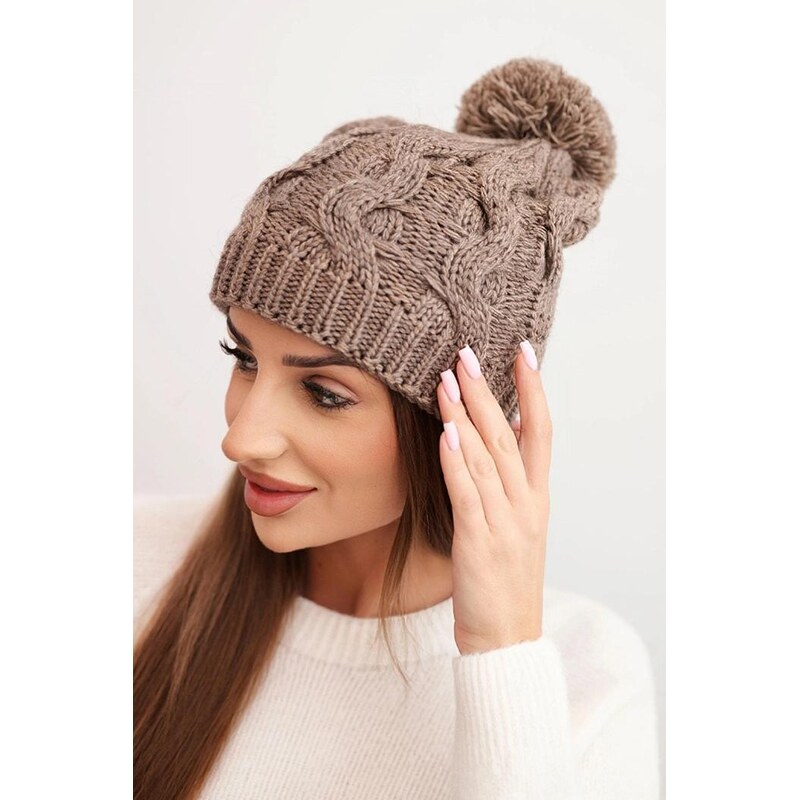 MladaModa Dámska čiapka s hrubým vrkočovým vzorom a brmbolcom K458 67680870