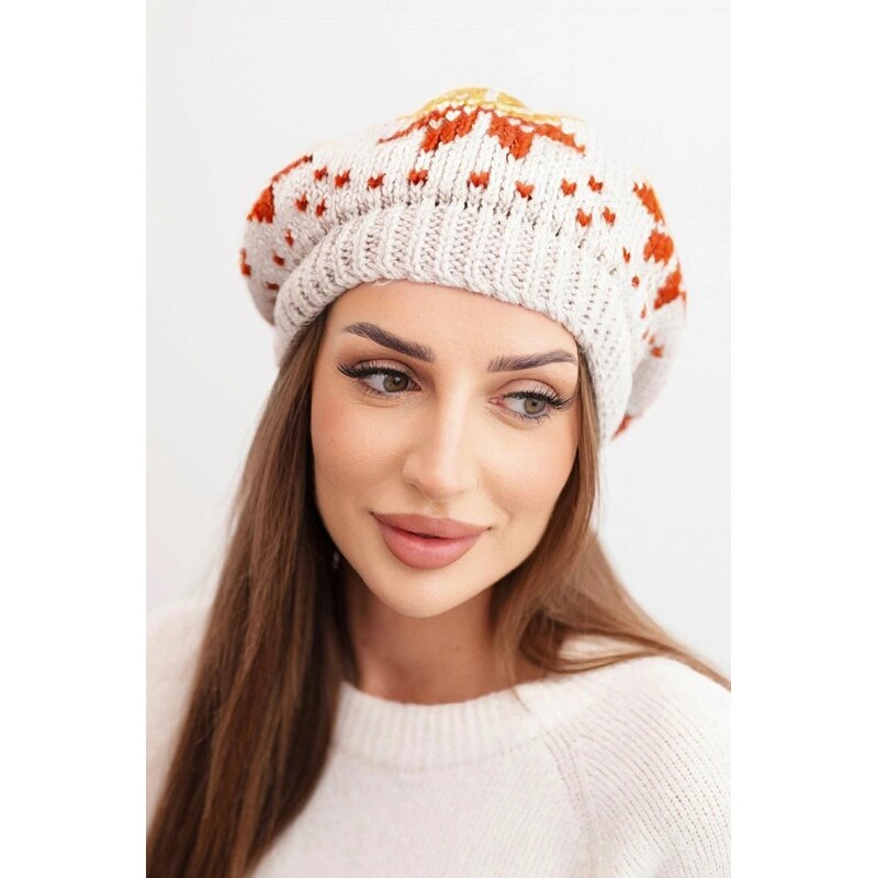MladaModa Dámska čiapka so vzorom snehových vločiek a brmbolcom K457 67680876
