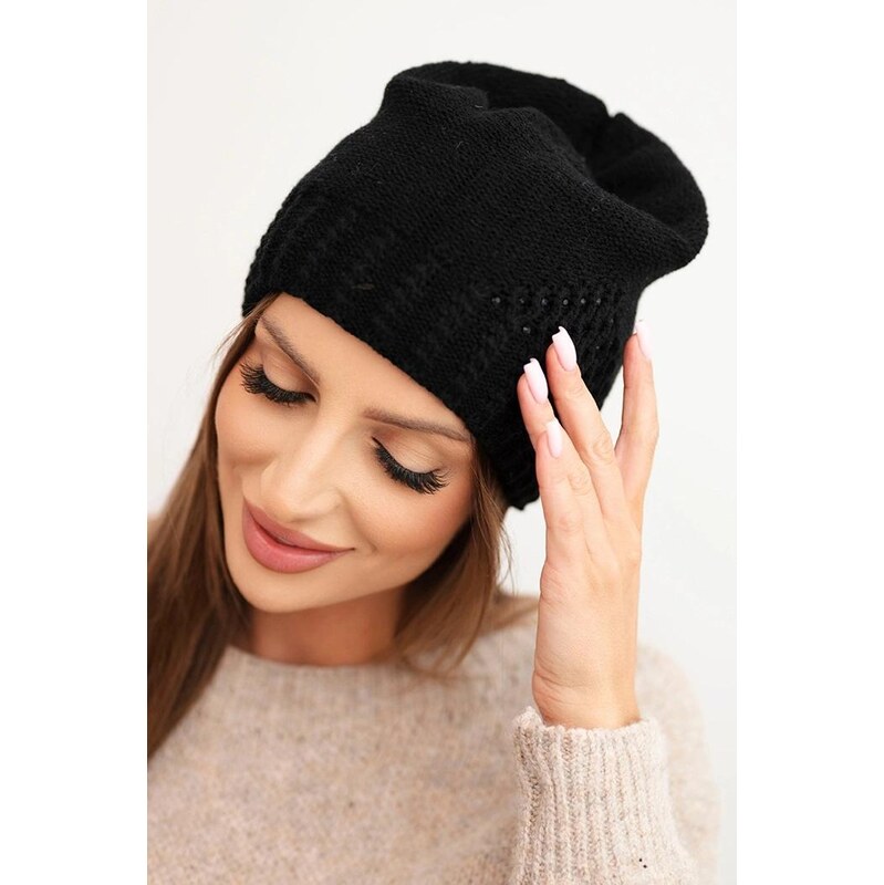 MladaModa Dámska čiapka s ozdobným vzorom so zirkónmi K449 čierna 67680884