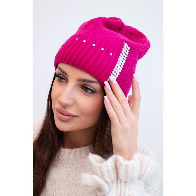 MladaModa Dámska čiapka s ozdobným pásikom zo zirkónov K402 fuksiová 67680952