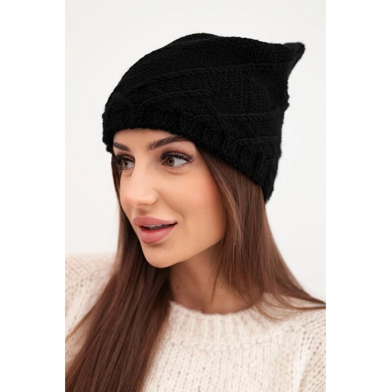 MladaModa Dámska čiapka s ozdobným pletením K372 čierna 67680979