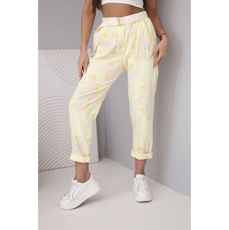 K-Fashion Dámske viskózové nohavice s kvetinovým vzorom a opaskom 67681914