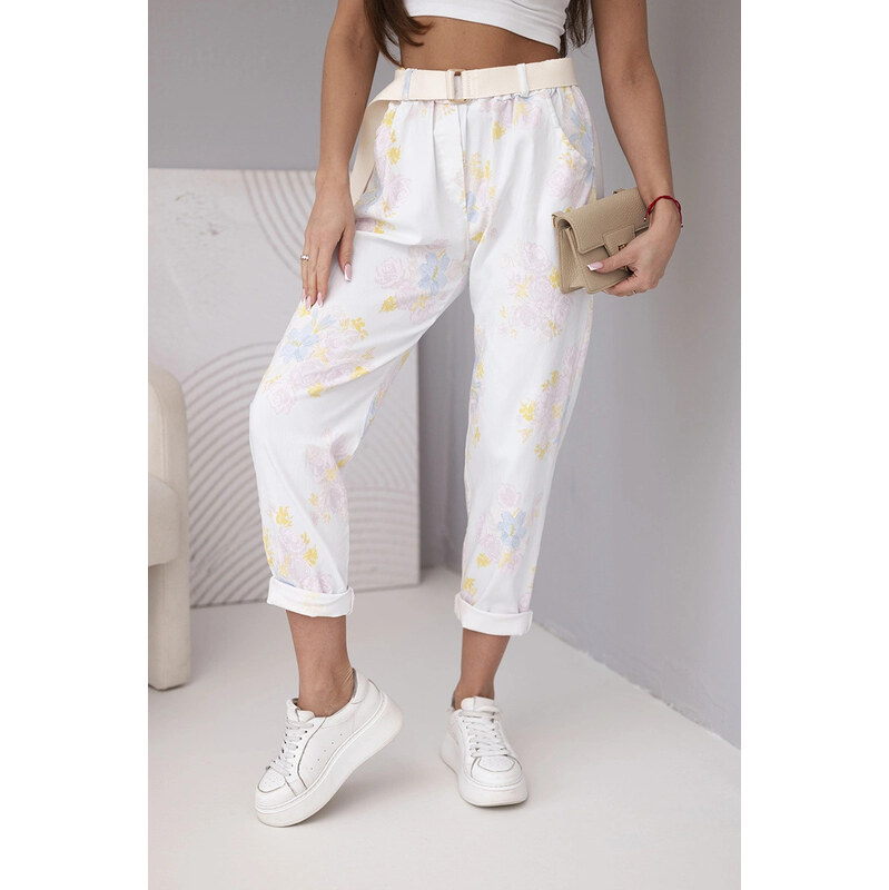 K-Fashion Dámske viskózové nohavice s kvetmi a opaskom biele 67681915