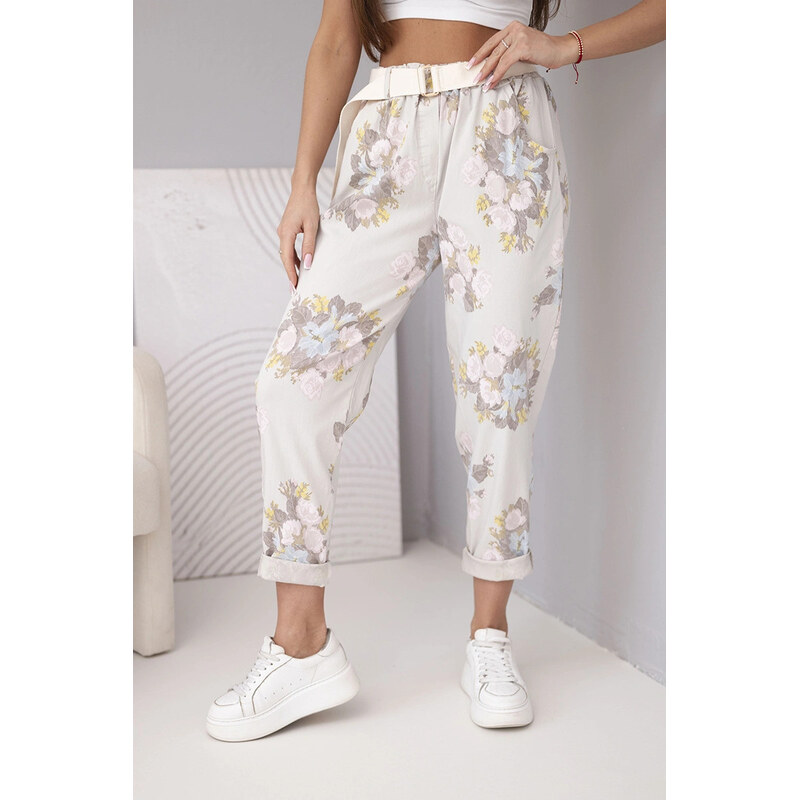K-Fashion Dámske viskózové kvetinové nohavice s opaskom béžovej farby 67681916
