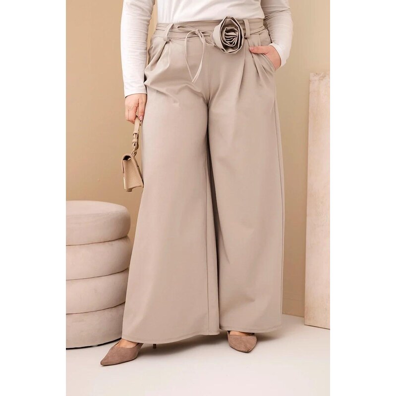 MladaModa Široké oversize nohavice s ozdobným kvetom v páse model 67714571