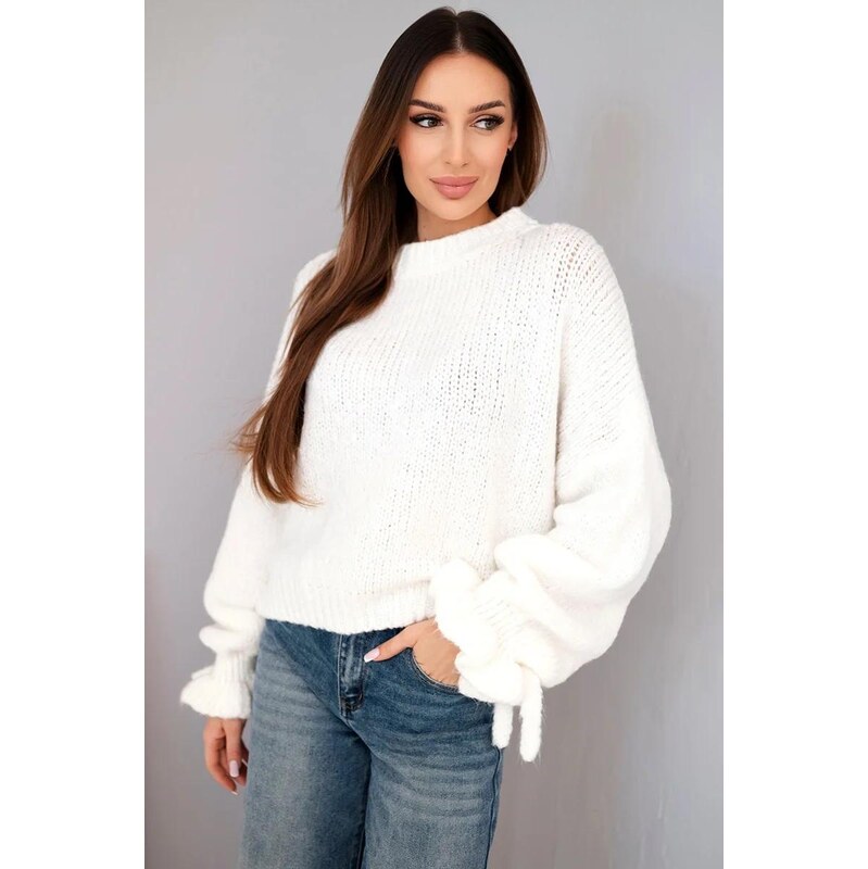 MladaModa Sveter s hrubým úpletom a ozdobnými rukávmi model M858 farba 67714639