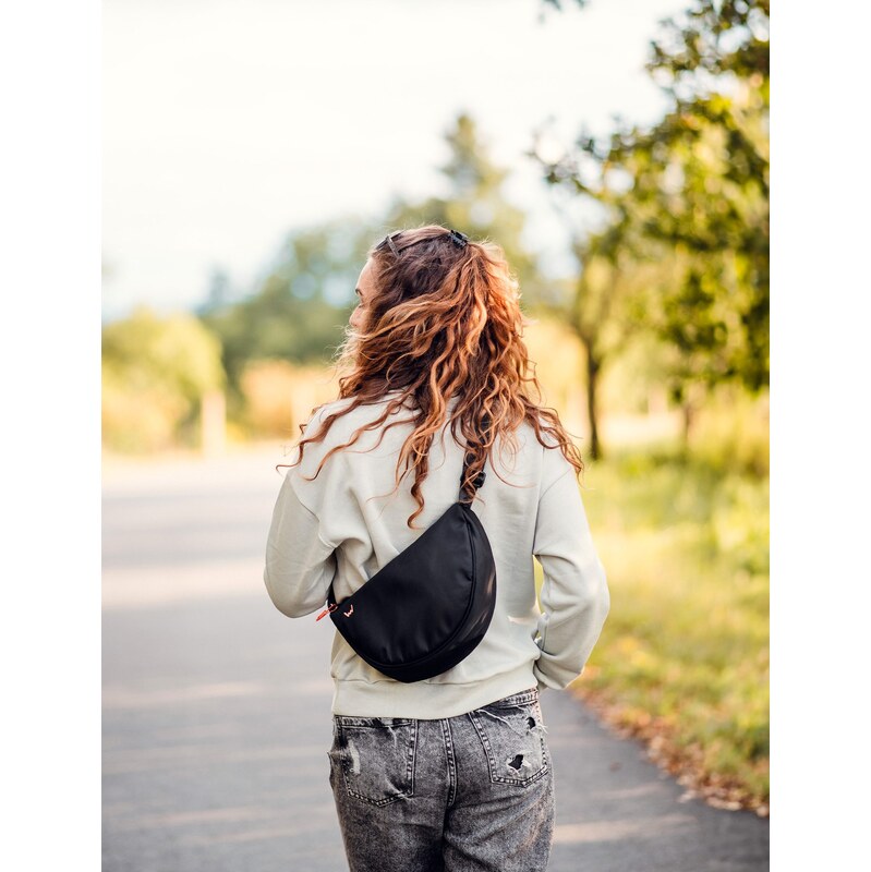 Vuch Dámska crossbody kabelka Clorinda Black 67772637