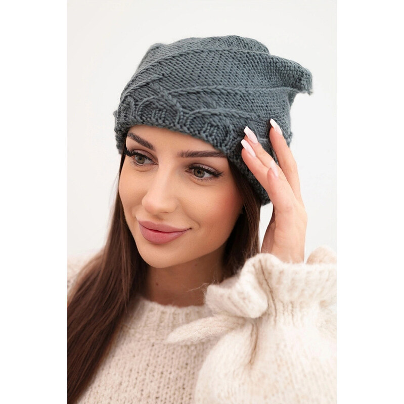 K-Fashion Dámska zimná čiapka s ozdobným úpletom a klasickým strihom 67779406