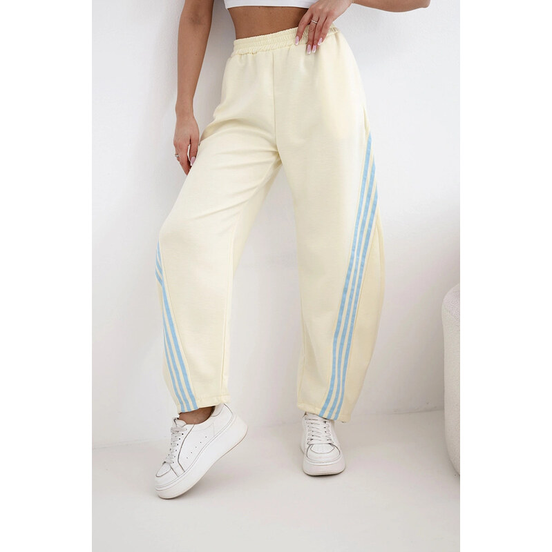 K-Fashion Dámske nohavice z maslovej viskózy s lampasom žlté 67824607