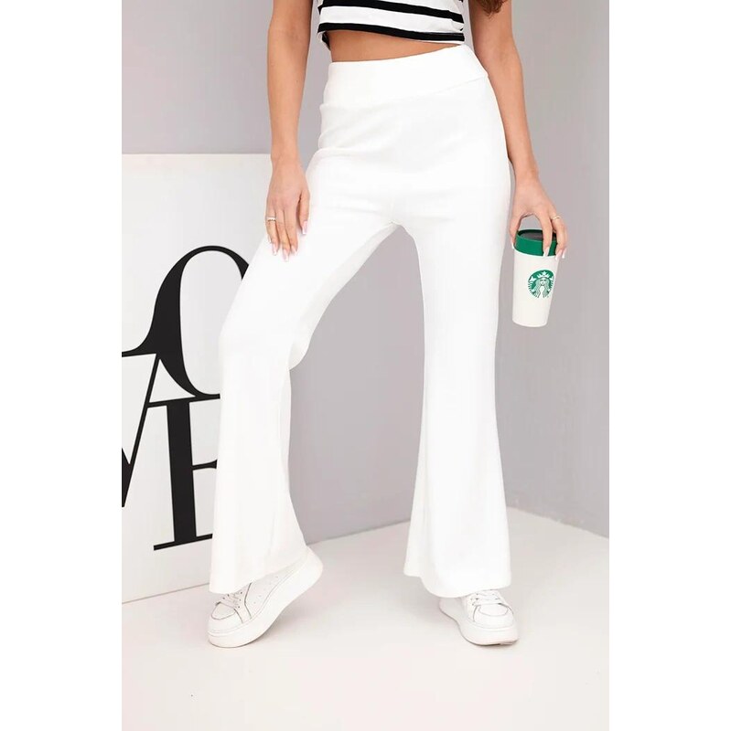 MladaModa Teplákové zvonové nohavice model 82333 farba ecru 67826218