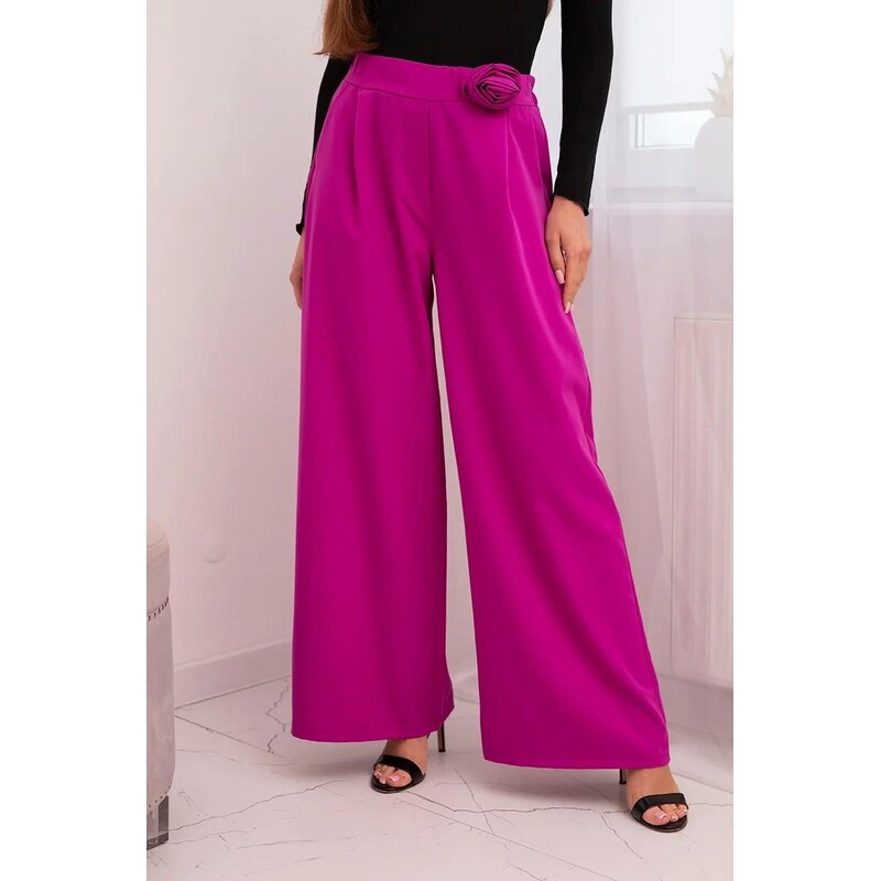 MladaModa Elegantné nohavice so širokým strihom a ozdobným kvetom 67282457