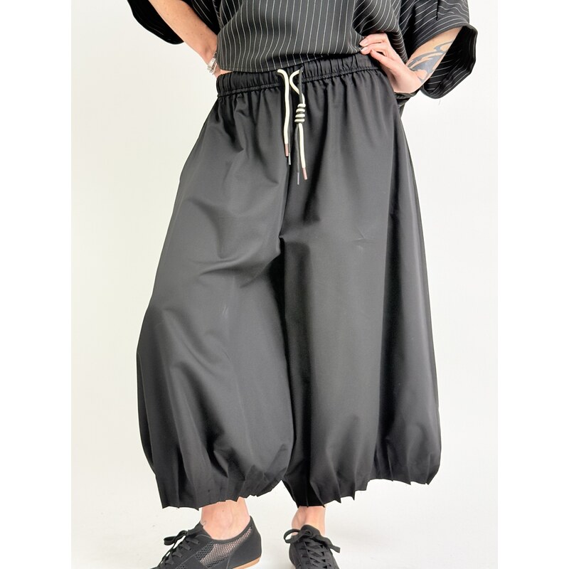 Voga Móda Čierne nohavice ADRIA 67861812