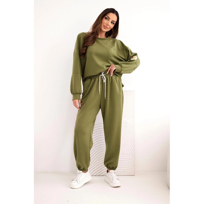 MladaModa Viskózová tepláková súprava s nášivkou na rukáve model 25353 67907986