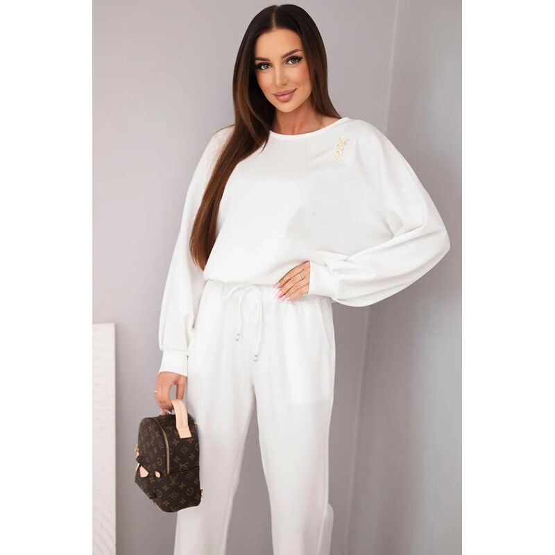 MladaModa Viskózová tepláková súprava s brošňou model 22193 farba ecru 67908012