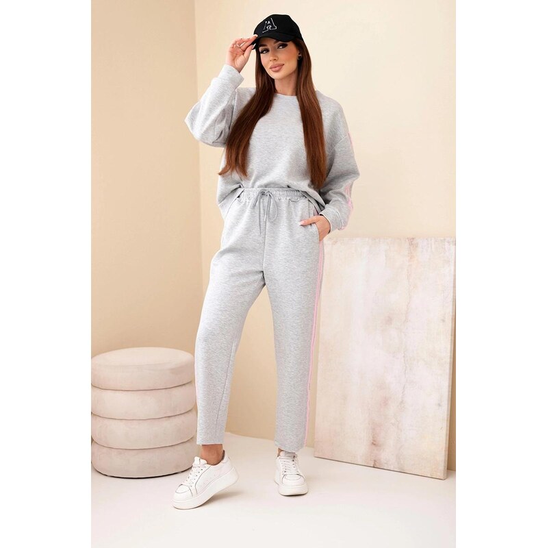 MladaModa Viskózová tepláková súprava s pruhmi po bokoch model 7269 67908104