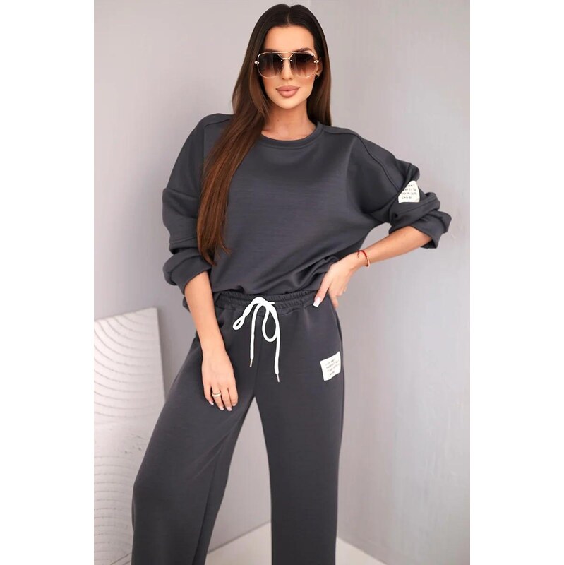 MladaModa Tepláková súprava s nášivkou model 24899 grafitová 67908148