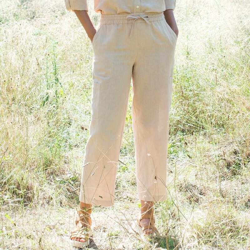 Široké skrátené nohavice zo zmesi bavlny a ľanu s vreckami piesková 67891422