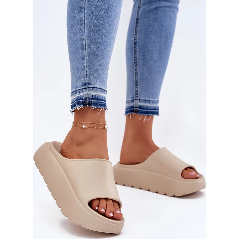 Kesi Dámske penové šľapky na platforme béžovej 67901934