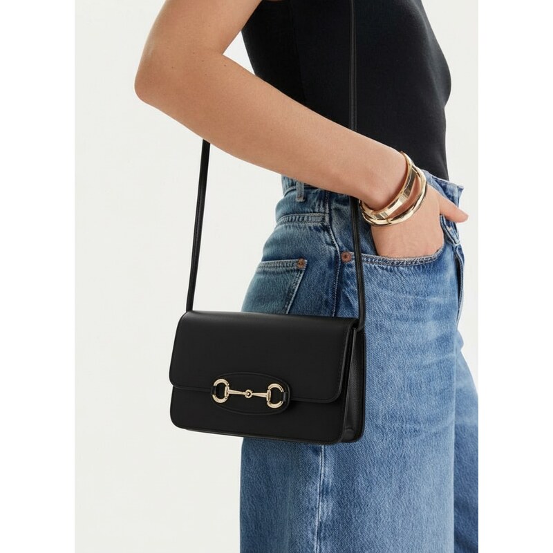 Am Montreux Čierna dámska stredná crossbody kabelka 45701133
