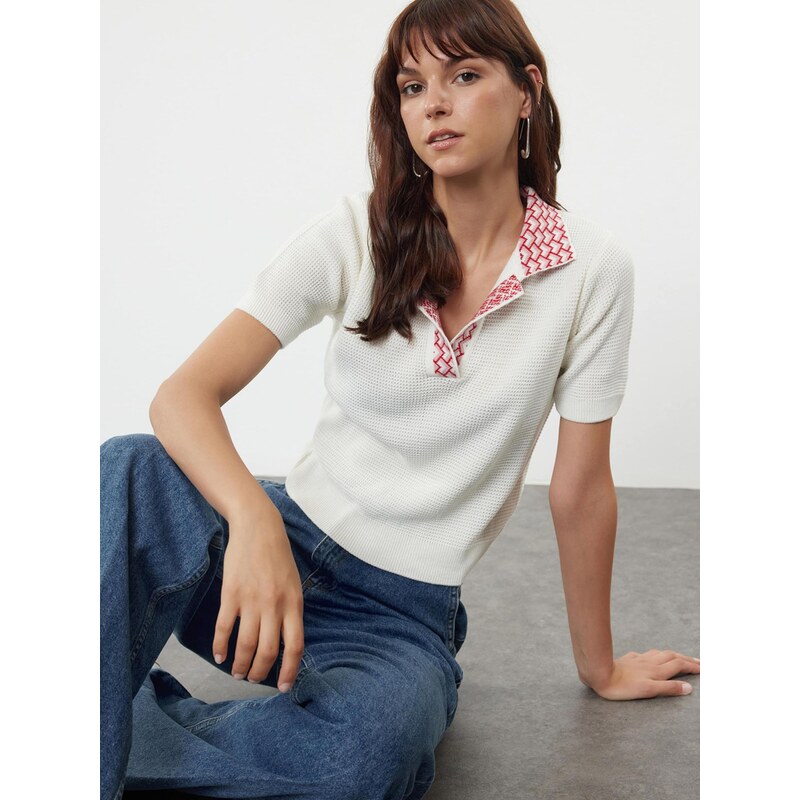 Trendyol Sveter nebielená / ružová / červená 68213269