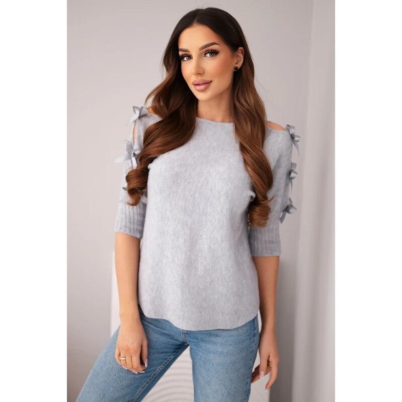 MladaModa Sveter s krátkym rukávom a ozdobnými mašličkami model 26001 68262402