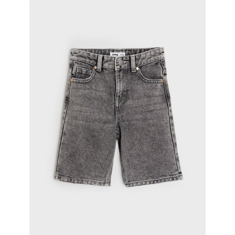 Sinsay - Rovné džínsové šortky s praným efektom - šedá 68343801