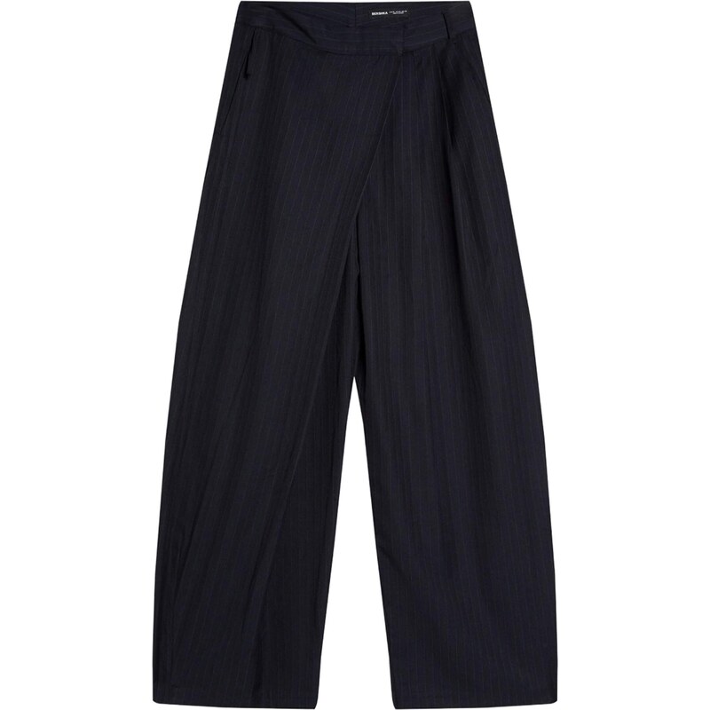 Bershka Plisované nohavice námornícka modrá 68382925