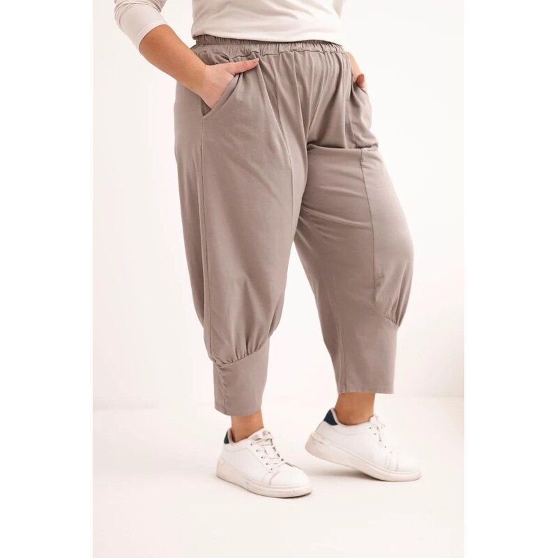 MladaModa Bavlnené oversize nohavice a gumou v páse model 21207 farba 68403735