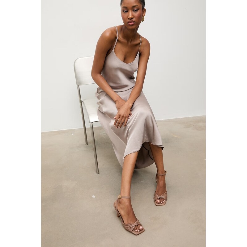 Answear.LAB sandále na ihličkovom podpätku kožené 68438859