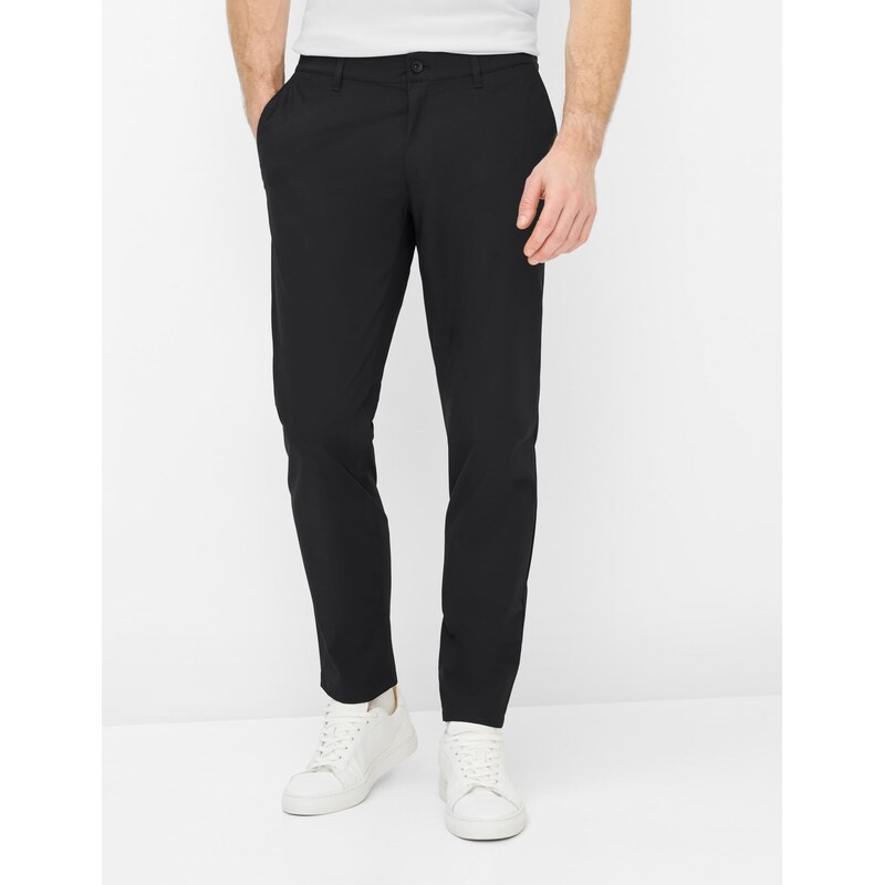 E-shop Pánske čierne chino strečové nohavice BRAX tapered fit