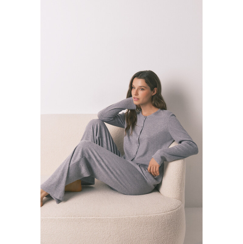 womensecret Dlhé sivé rebrované pyžamo s lesklým efektom 68524700