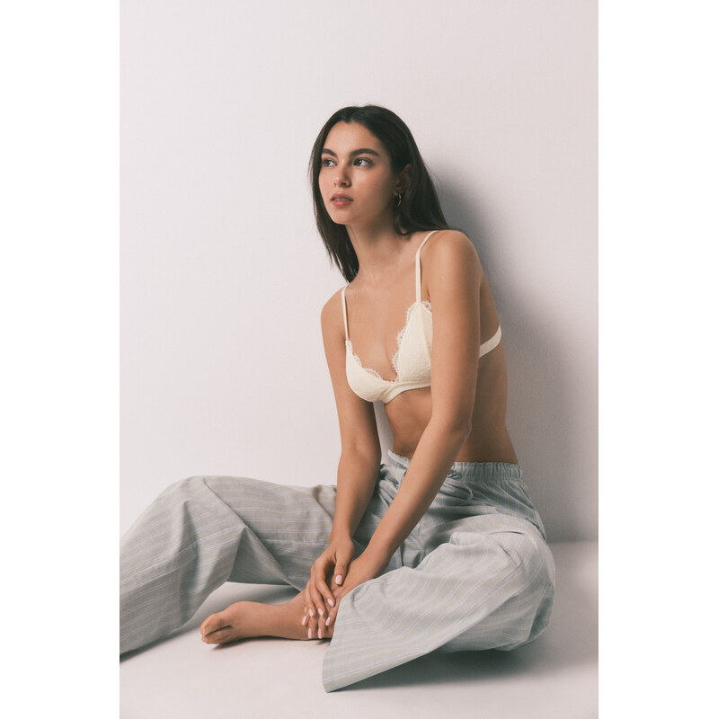 womensecret Žltá čipkovaná trojuholníková podprsenka 68525503