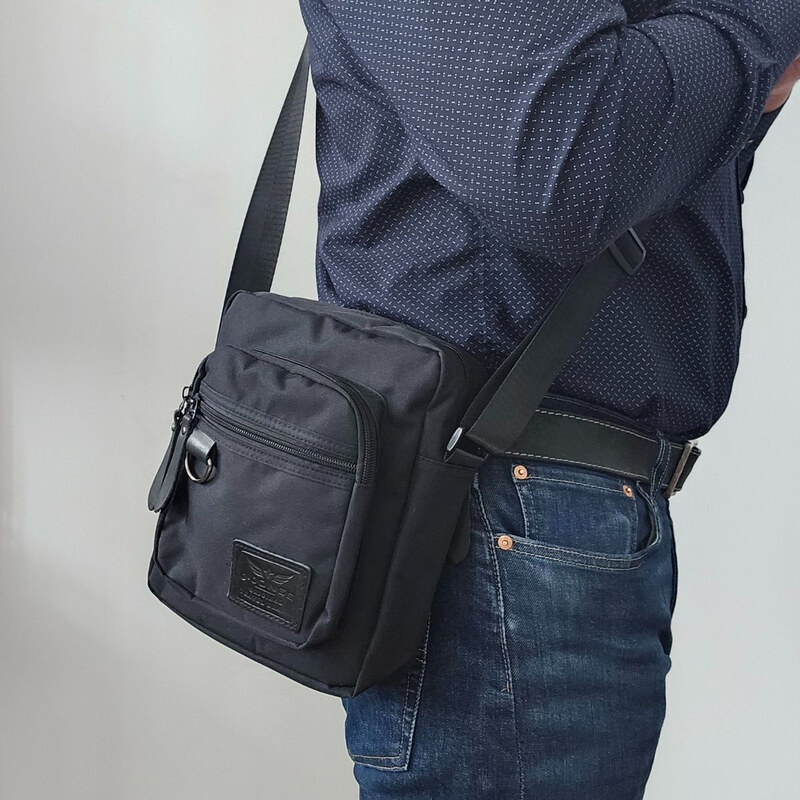 Jennifer Jones Pánska čierna crossbody taška PORTER 66572233